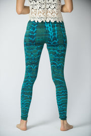 Melting Stripes Tie Dye Cotton Leggings in Turquoise